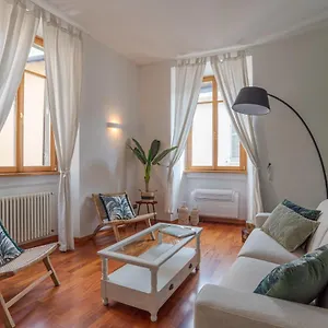 Urban Oasis - By Myhomeincomo Apartment Como